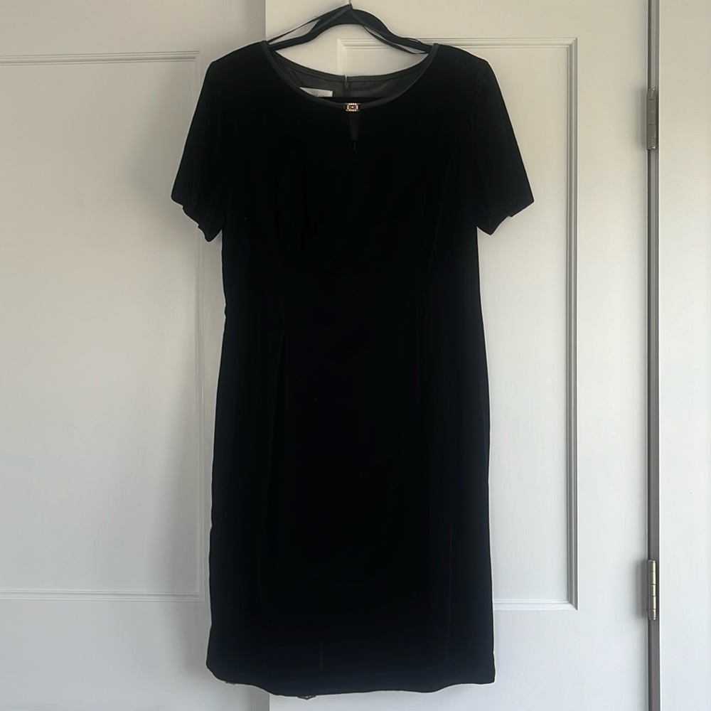 VINTAGE Maggy London Black Velvet Midi Dress - Size 12